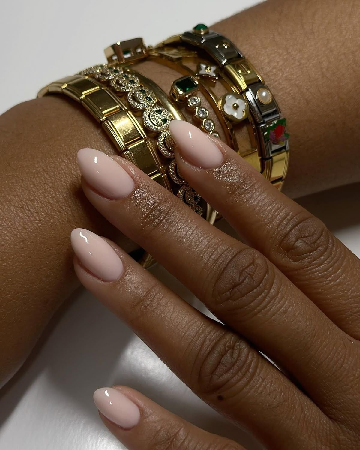 pink oval neutral nails for fall